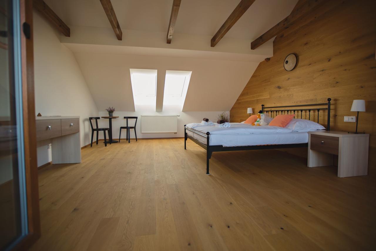 Statek Ceska Lipa Myslovice Hotel Klatovy Exterior photo